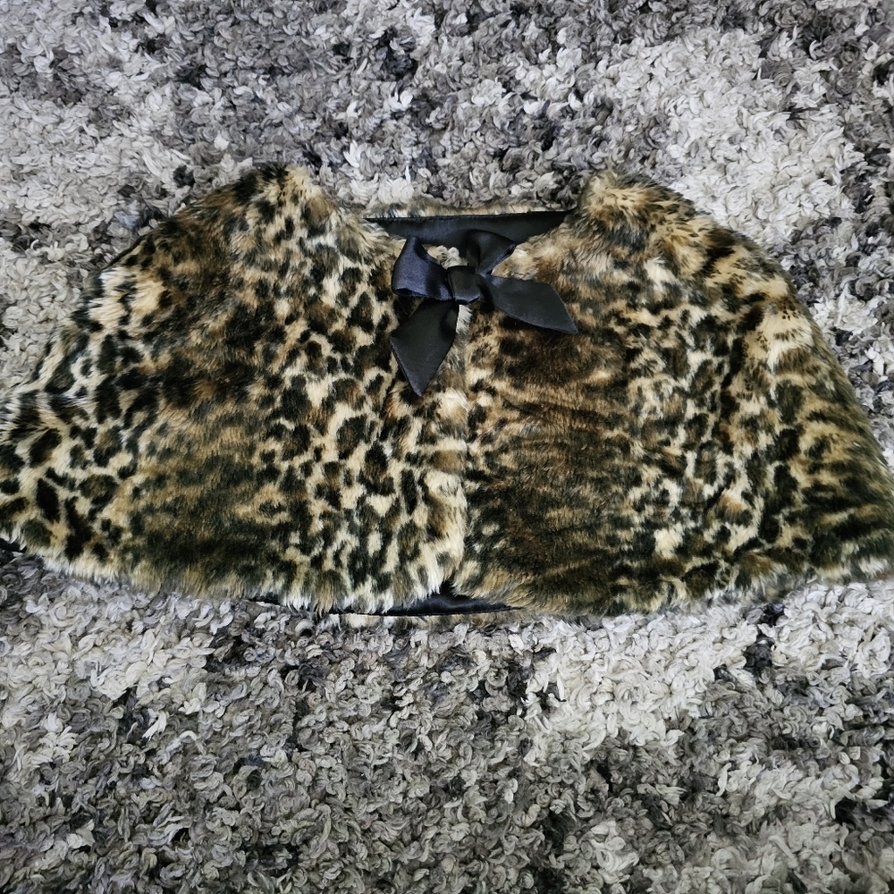 Girls Fancy Faux Fur Shoulder Cover Cape Shawl Fuzzy Crop Coat Size 2-4 Years